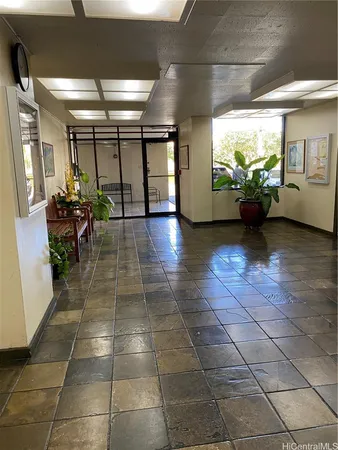 $1,600 | 2740 Kuilei Street, Unit 901, Honolulu, HI 96826