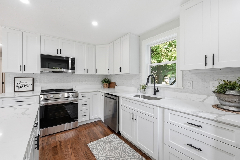 173 Orient Street Worcester, MA 01604 - Photo 4 of 42