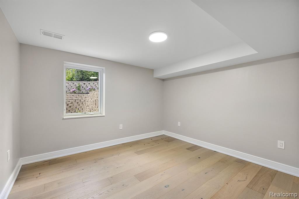 6280 Commerce Road West Bloomfield, MI 48324 - Photo 64 of 67