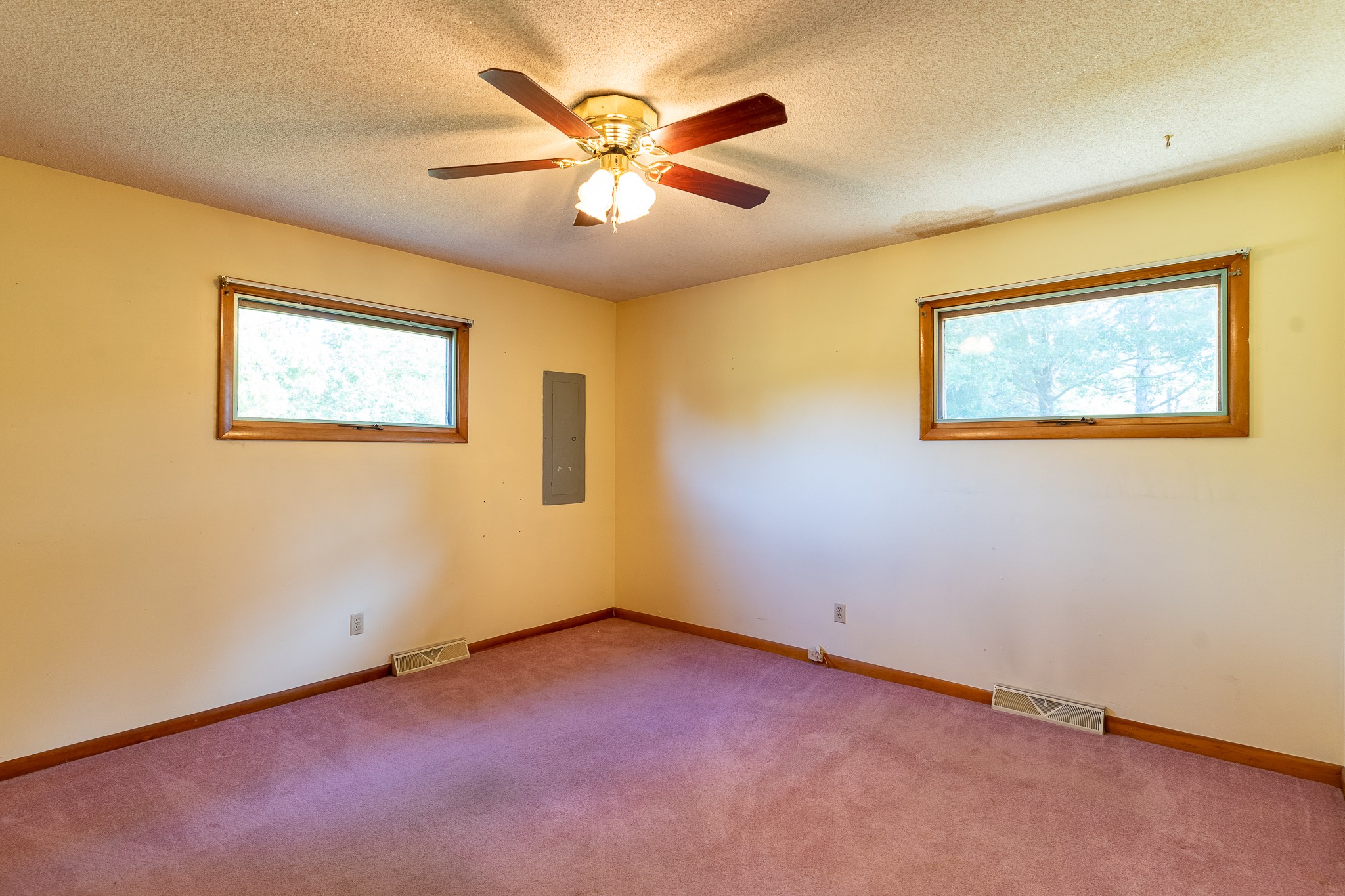 1521 Grandaddy Road Lawrenceburg, TN 38464 - Photo 5 of 44 Gallery Image 5