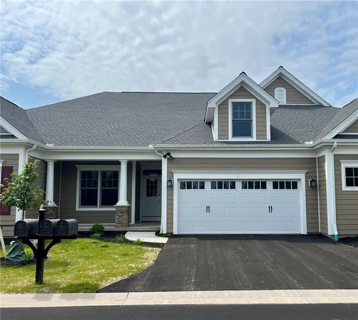 $539,900 | 253 Bretlyn Circle, Brighton, NY 14618