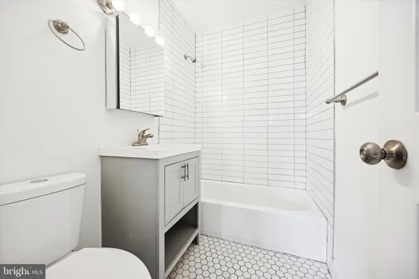 $1,825 | 319 South 10th Street, Unit 335, Philadelphia, PA 19107