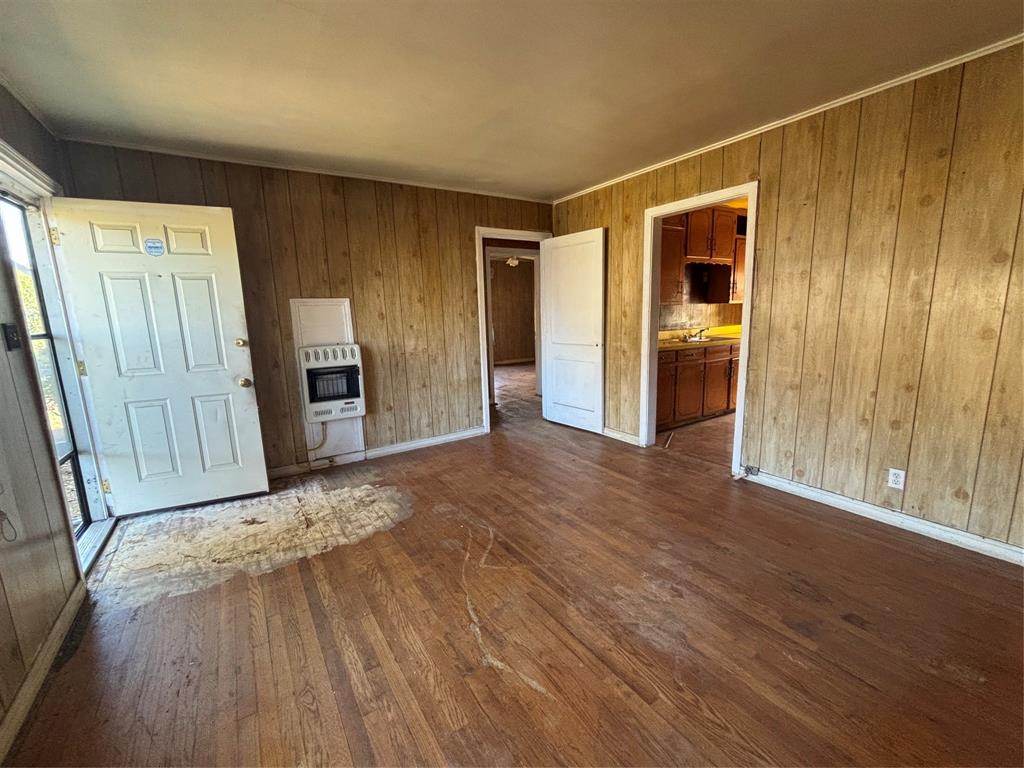 2436 Rattikin Road Fort Worth, TX 76105 - Photo 2 of 10 Gallery Image 2