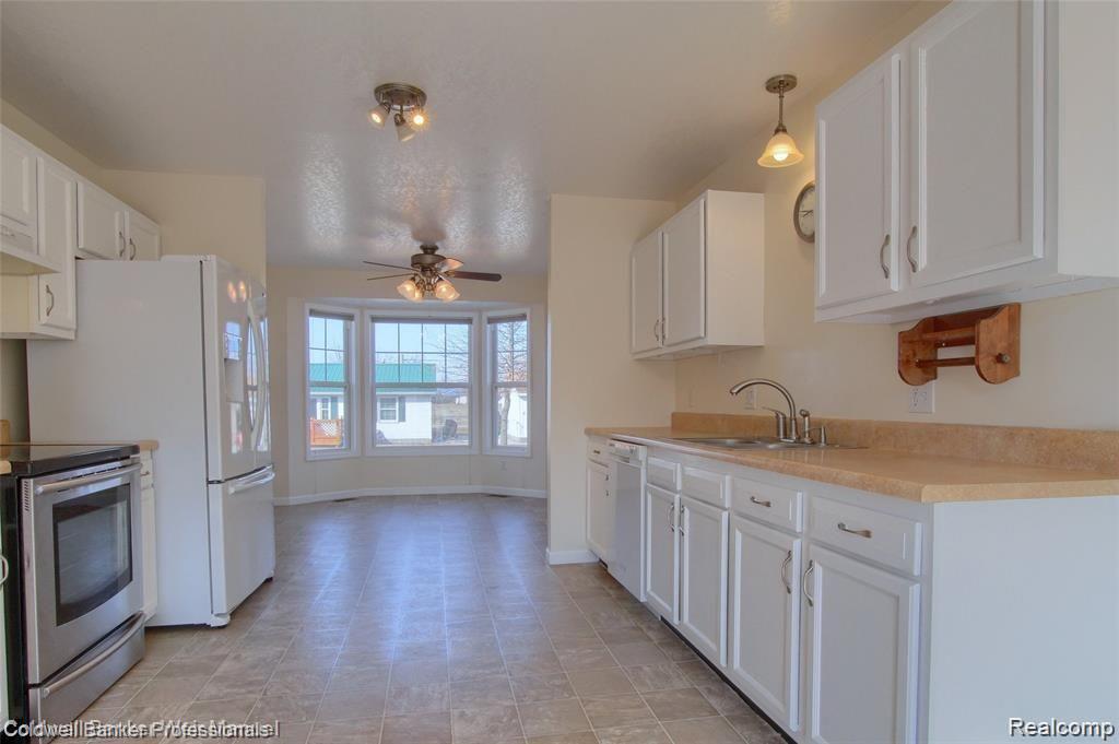 4982 Sycamore Road Newport, MI 48166 - Photo 9 of 32 Kitchen
