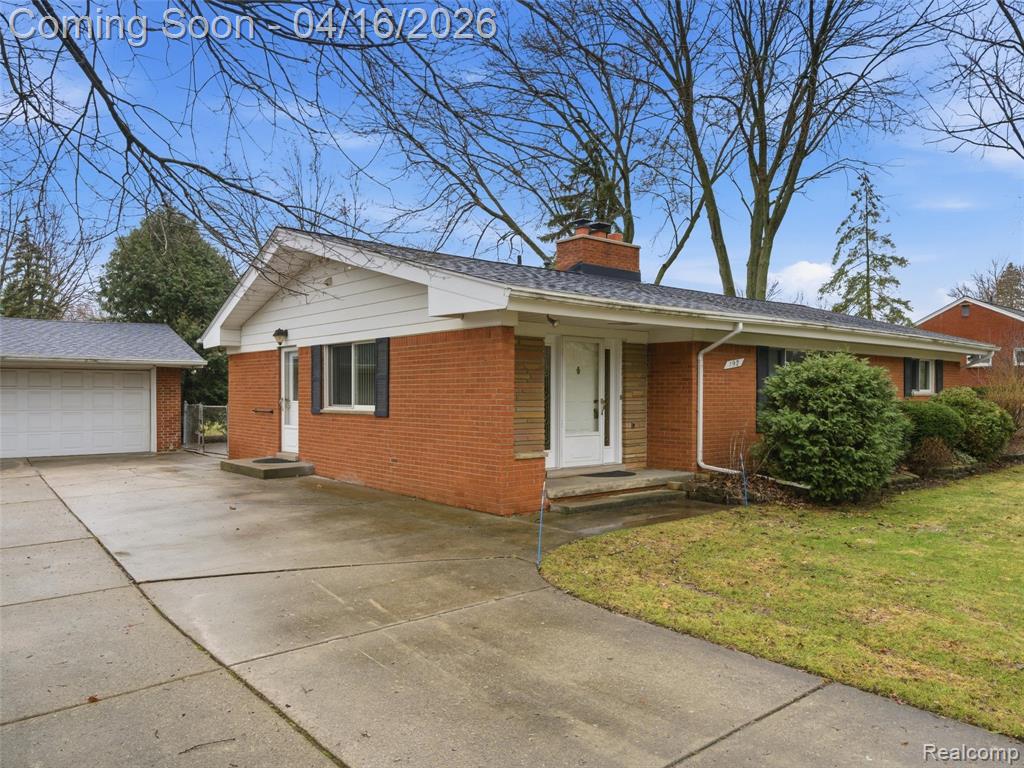 192 Booth Road Troy, MI 48085 - Photo 2 of 37