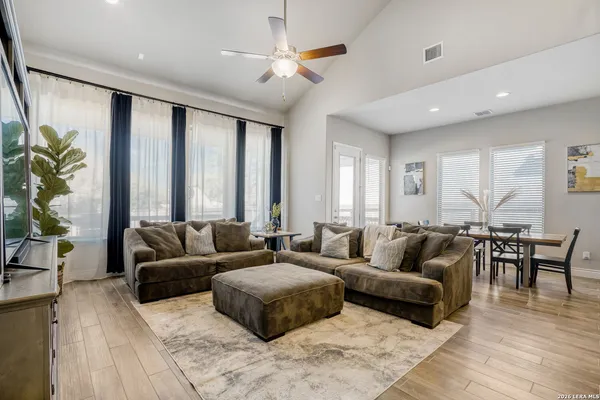 $3,400 | 1125 Cadogan Squire, San Antonio, TX 78260