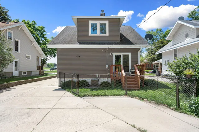 $269,900 | 248 East School Street, Owatonna, MN 55060