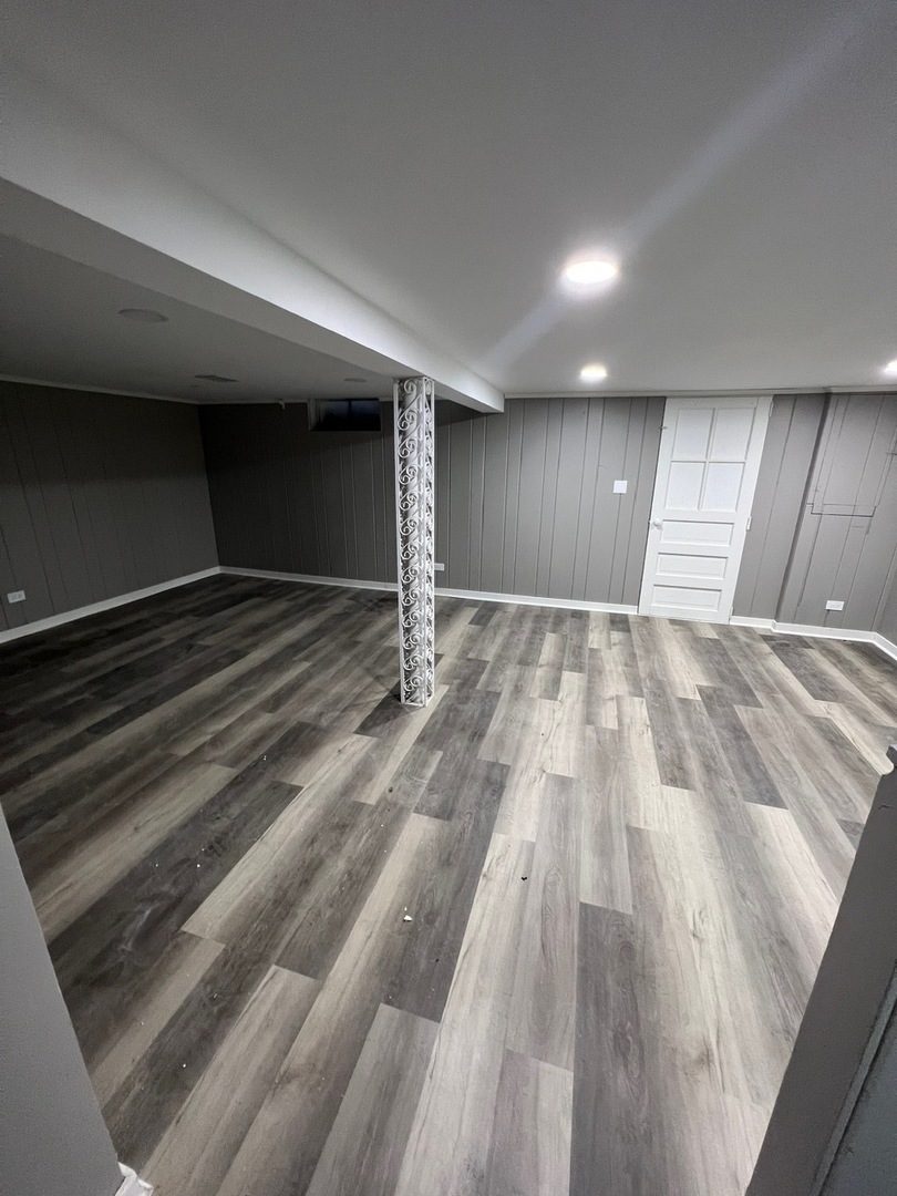 1631 Dundee Road Northbrook, IL 60062 - Photo 19 of 20 a view of empty room