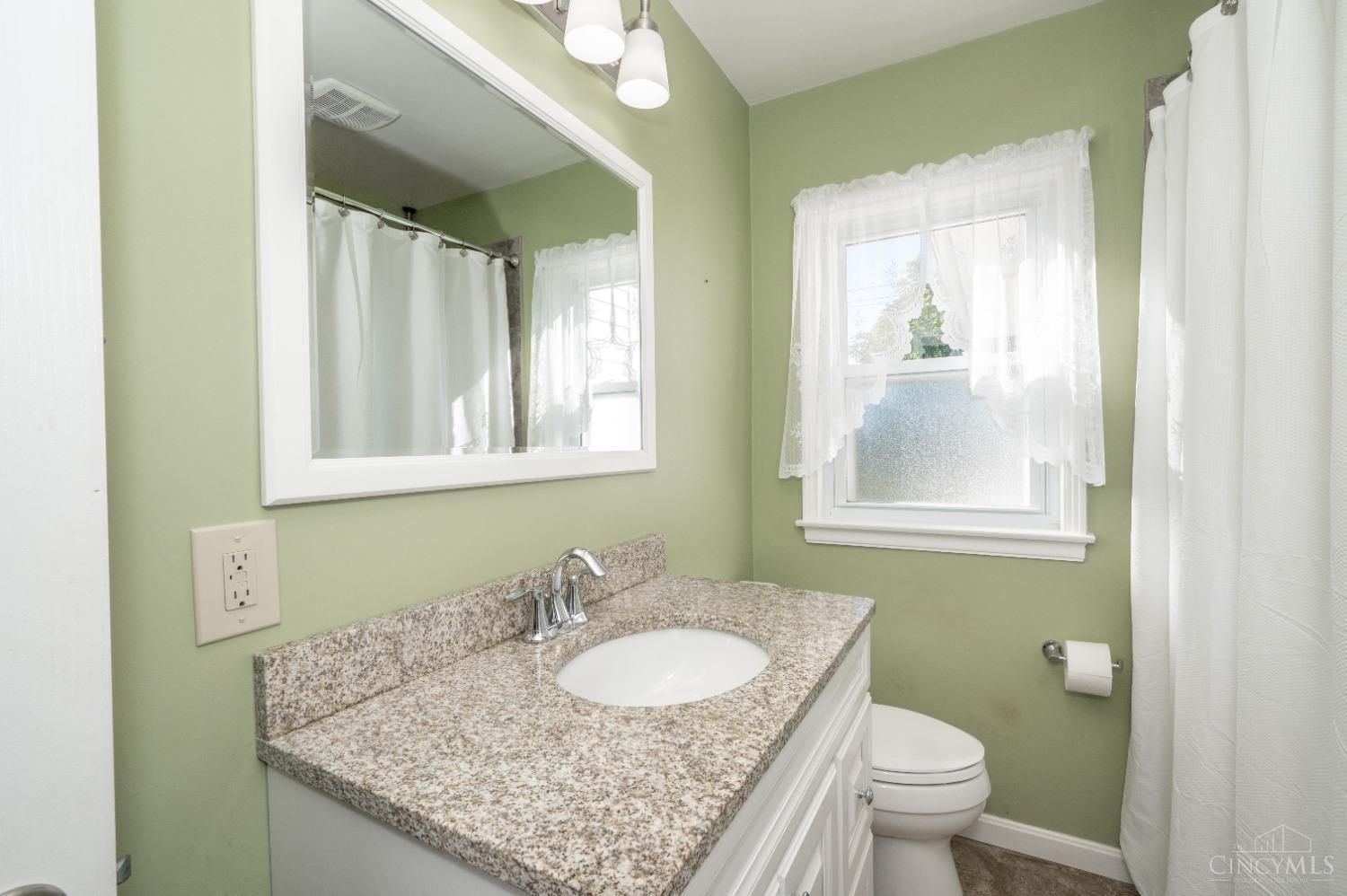 527 Columbia Road Hamilton, OH 45013 - Photo 16 of 36 Gallery Image 16