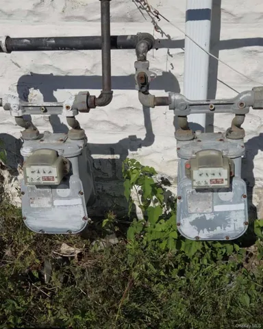 $649,000 | 551 Beach 43rd Street | Edgemere