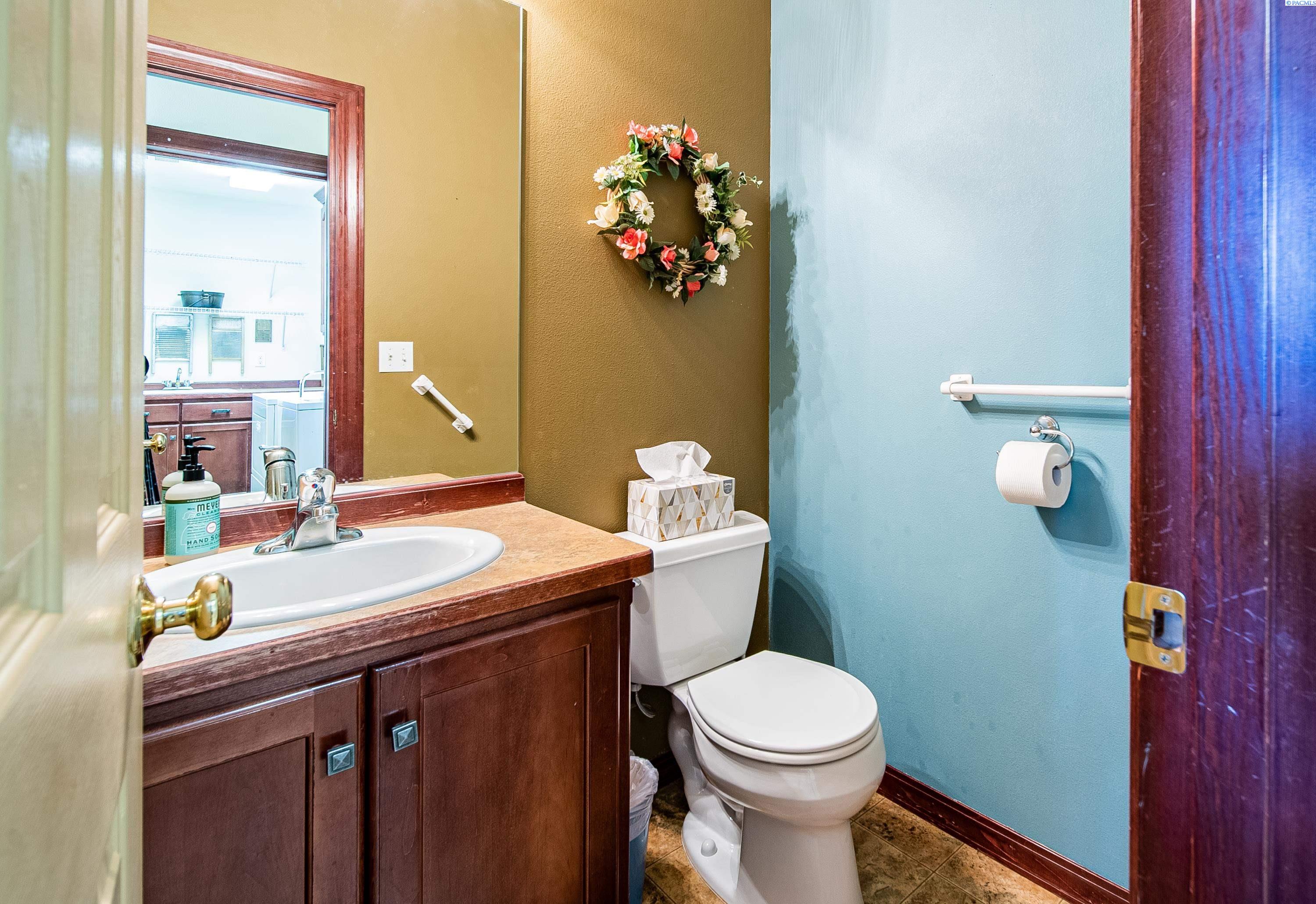 717 Lower County Line Road Prosser, WA 99350 - Photo 17 of 30 Gallery Image 17