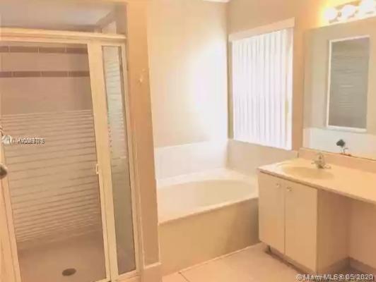 3910 Tree Top Road Cooper City, FL 33026 - Photo 18 of 34