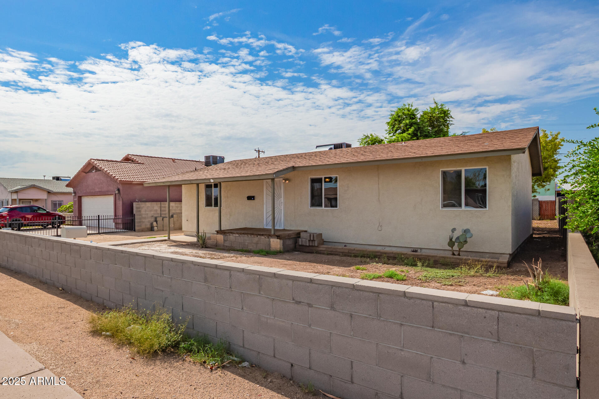 3527 West Almeria Road Phoenix, AZ 85009 - Photo 6 of 32 a view of a house with backyard and sitting area