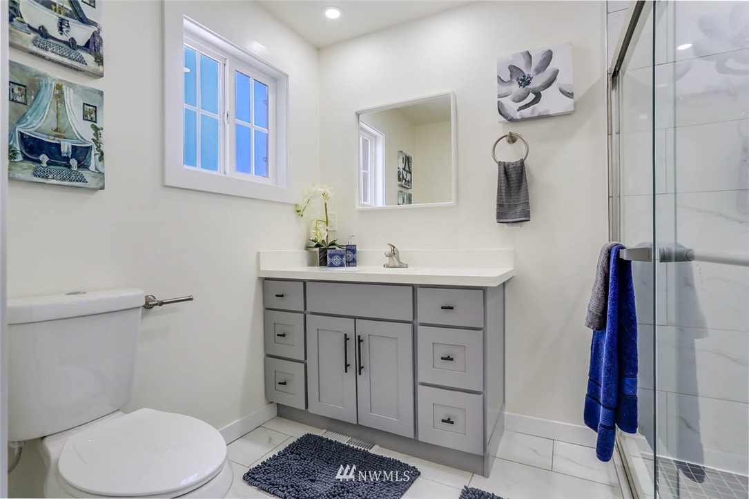 9077 Renton Avenue South Seattle, WA 98118 - Photo 12 of 28 Gallery Image 12
