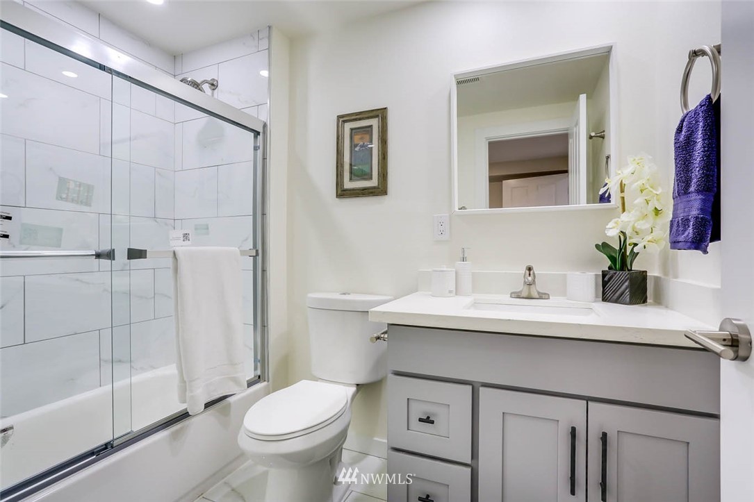 9077 Renton Avenue South Seattle, WA 98118 - Photo 20 of 28 Gallery Image 20