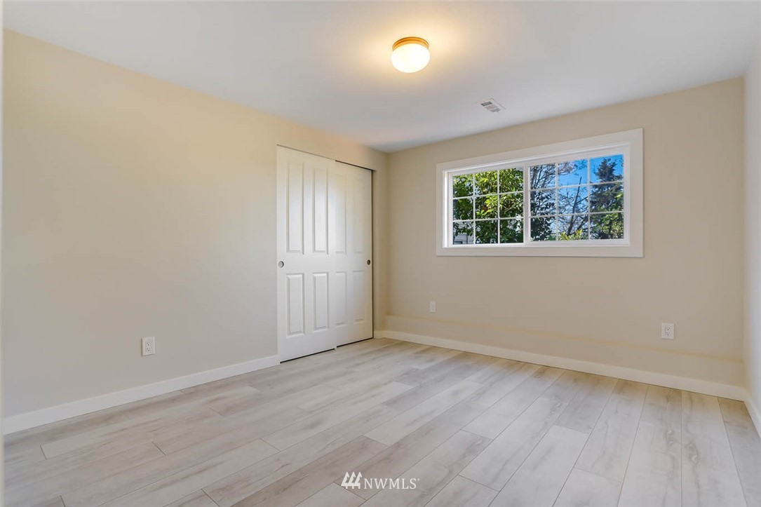 9077 Renton Avenue South Seattle, WA 98118 - Photo 23 of 28 Gallery Image 23