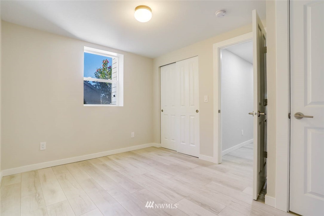 9077 Renton Avenue South Seattle, WA 98118 - Photo 24 of 28 Gallery Image 24
