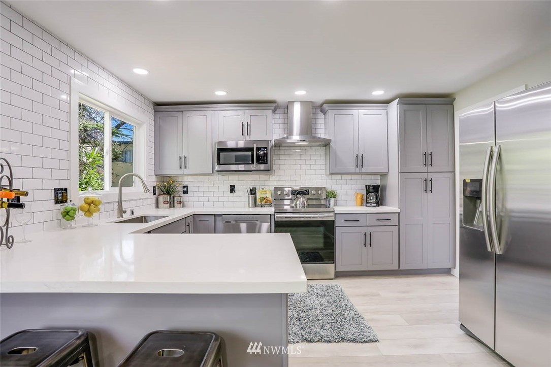 9077 Renton Avenue South Seattle, WA 98118 - Photo 7 of 28 Gallery Image 7