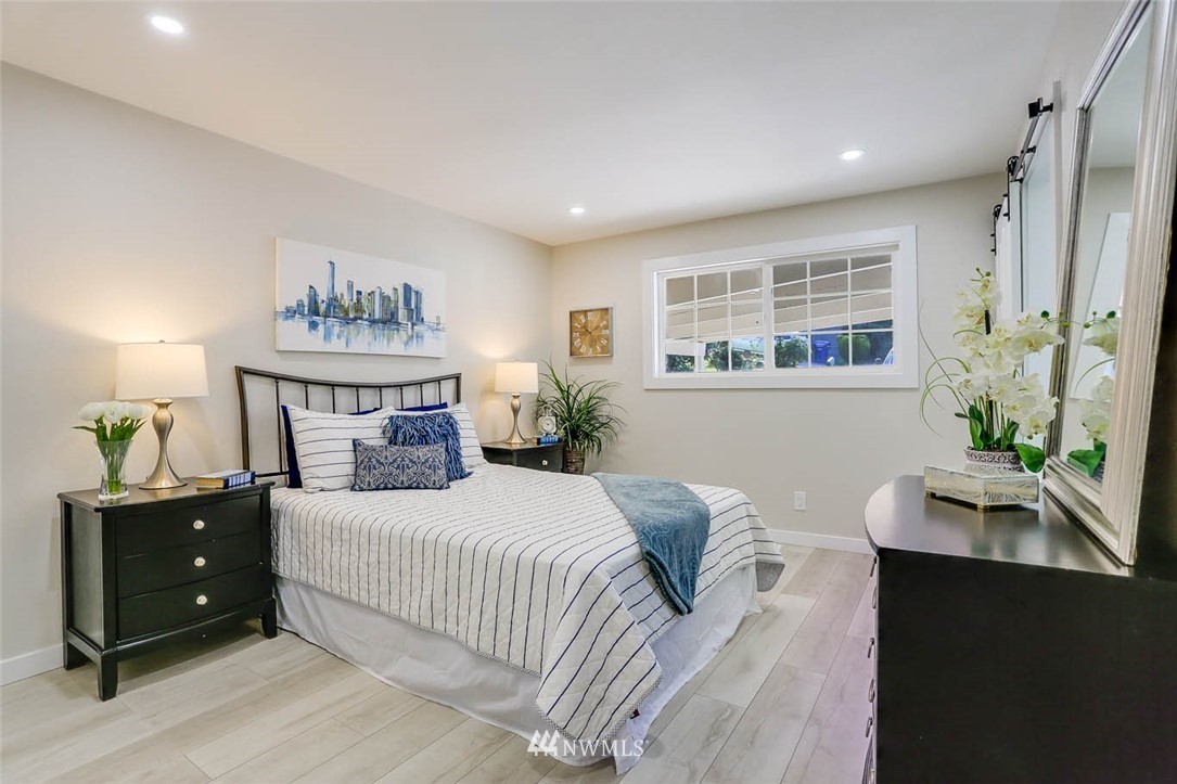 9077 Renton Avenue South Seattle, WA 98118 - Photo 10 of 28 Gallery Image 10