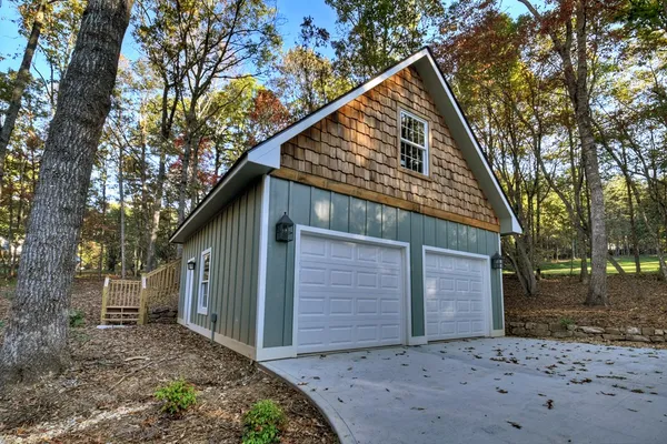 a view of backyard of house