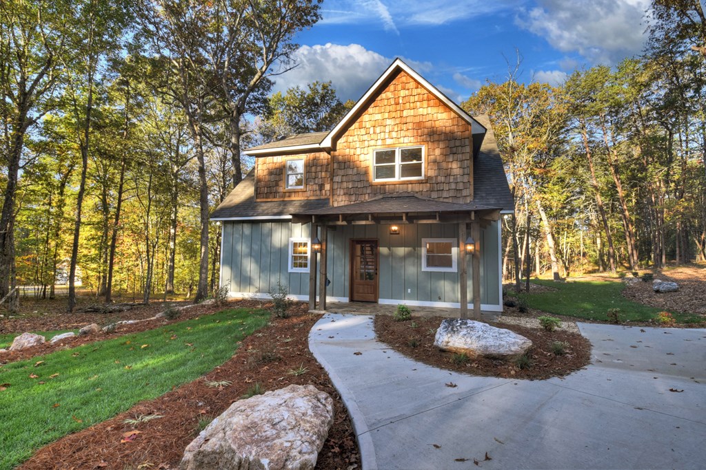 646 High Country Crossing Morganton, GA 30560 - Photo 9 of 44 a front view of a house with a yard