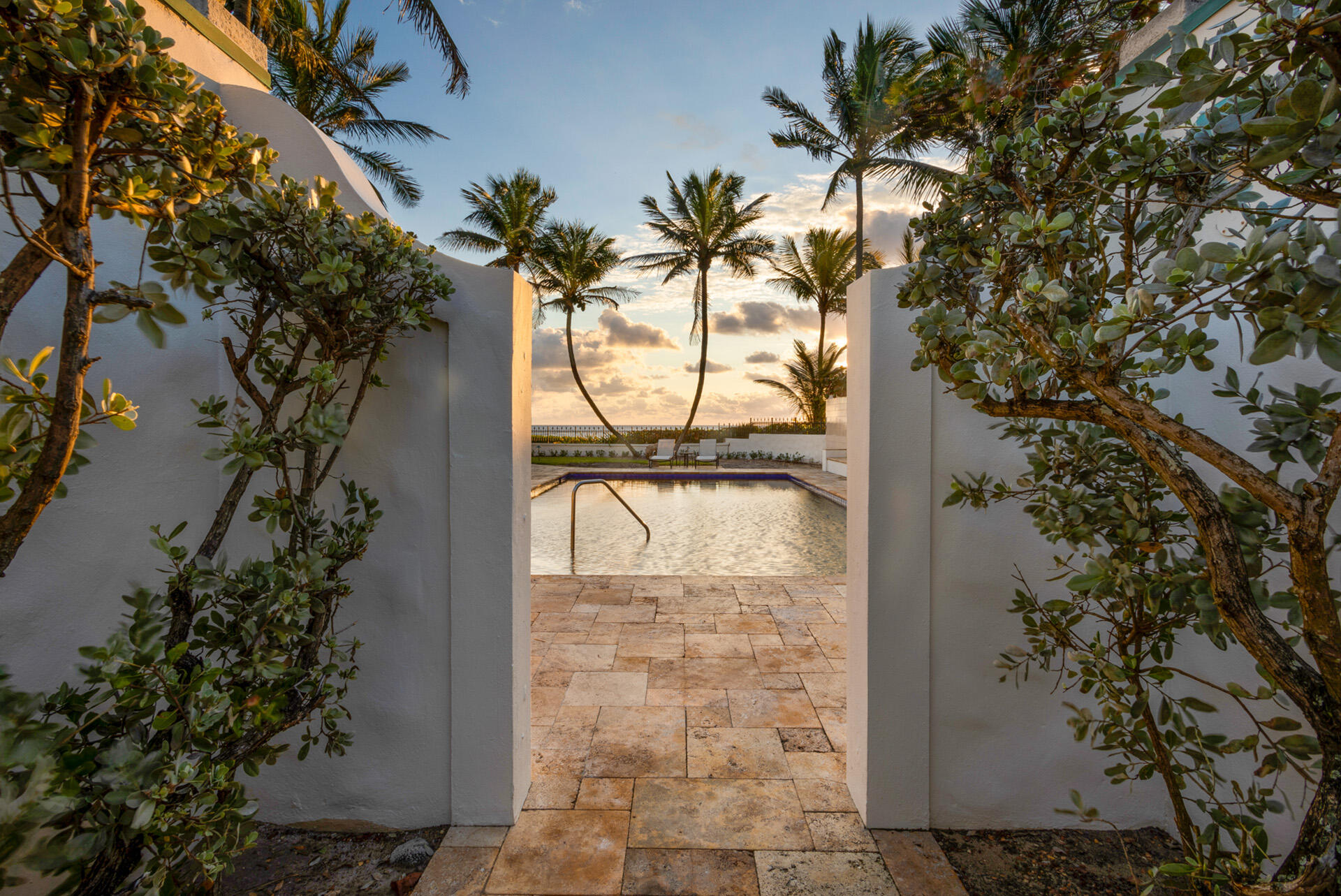 2817 North Ocean Boulevard Delray Beach, FL 33483 - Photo 18 of 28 POOL_ENTRY