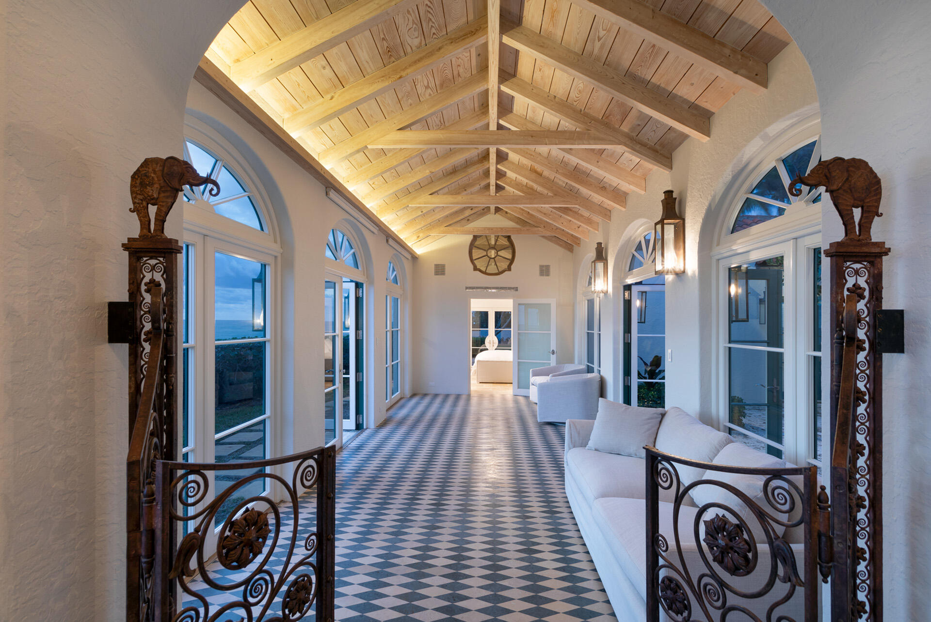 2817 North Ocean Boulevard Delray Beach, FL 33483 - Photo 9 of 28 HALLWAY_DETAIL_TWO