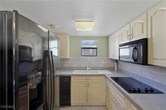 $104,000 | 4931 Vincennes Court, Unit 6, Cape Coral, FL 33904