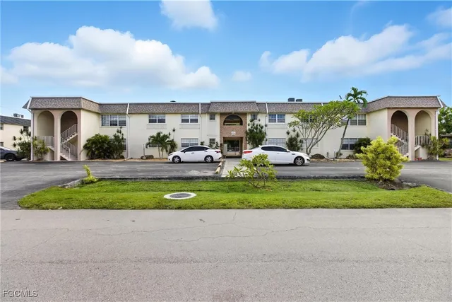 $104,000 | 4931 Vincennes Court, Unit 6, Cape Coral, FL 33904