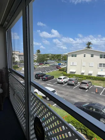 $1,400 | 210 Horizon Street East, Boynton Beach, FL 33435