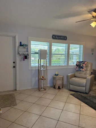 $1,400 | 210 Horizon Street East, Boynton Beach, FL 33435