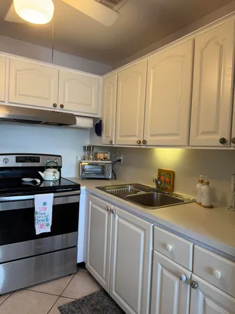 $1,400 | 210 Horizon Street East, Boynton Beach, FL 33435