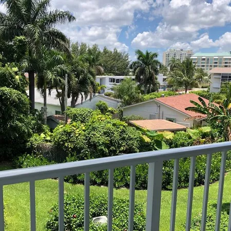 $1,400 | 210 Horizon Street East, Boynton Beach, FL 33435