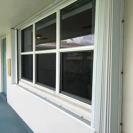 $1,400 | 210 Horizon Street East, Boynton Beach, FL 33435