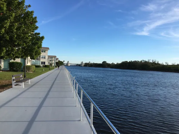 $1,400 | 210 Horizon Street East, Boynton Beach, FL 33435