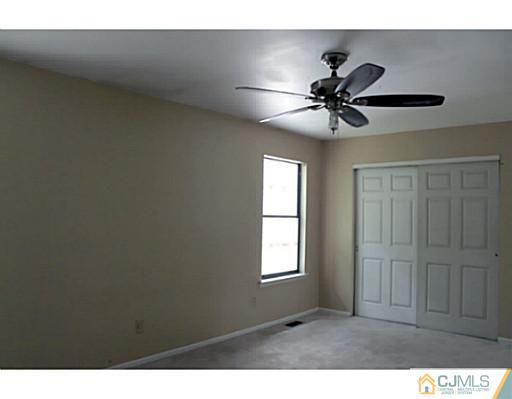 1204 Timber Oaks Road Edison, NJ 08820 - Photo 7 of 11