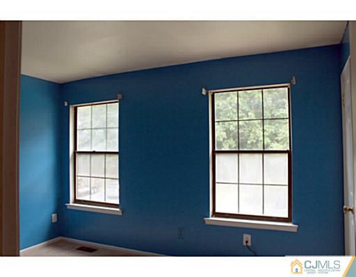 1204 Timber Oaks Road Edison, NJ 08820 - Photo 10 of 11