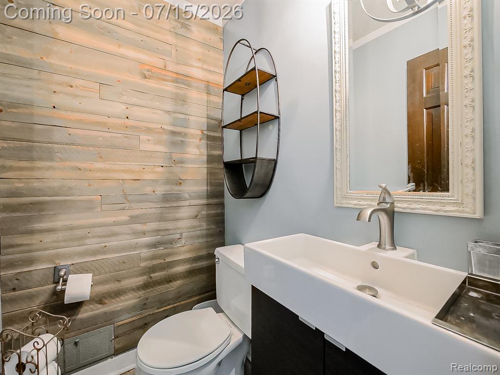 6730 Meadowlake Road Bloomfield Hills, MI 48301 - Photo 17 of 72