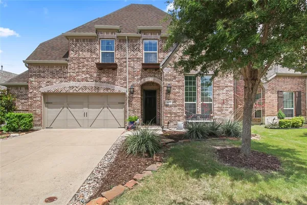 a view of an outdoor space and tennis court