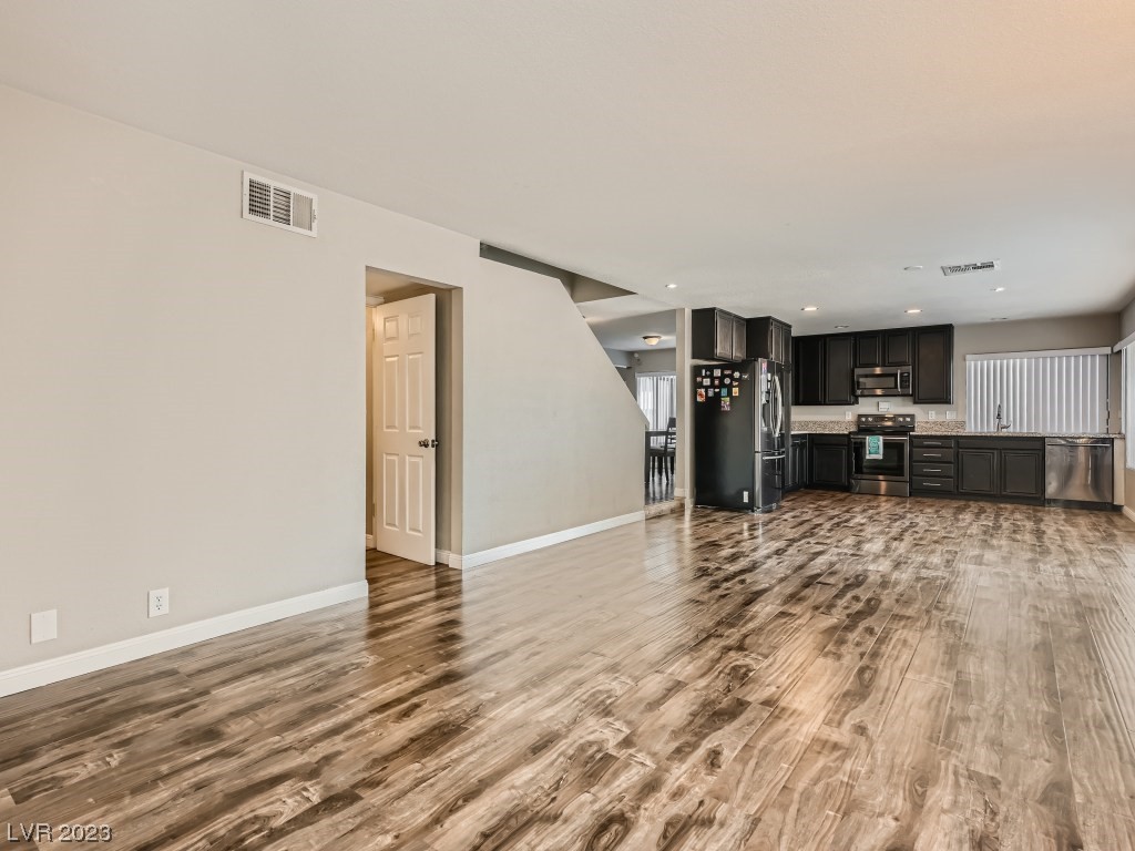 4724 Woodridge Road Las Vegas, NV 89121 - Photo 11 of 28 Gallery Image 11
