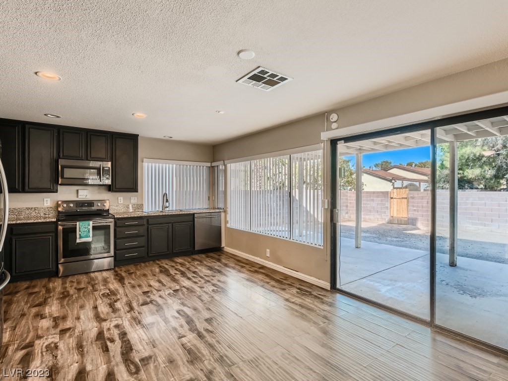 4724 Woodridge Road Las Vegas, NV 89121 - Photo 8 of 28 Gallery Image 8