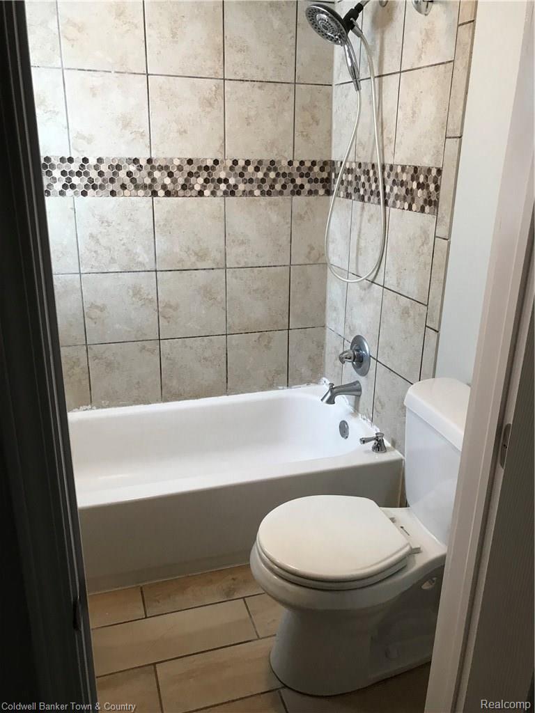 4403 Van Slyke Road Flint, MI 48507 - Photo 12 of 18 RE-DONE BATHROOM