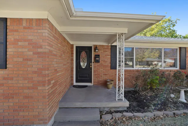 a view of entrance gate of the house