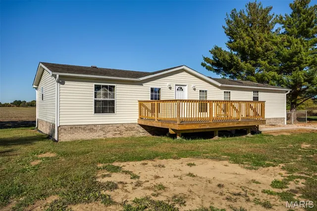 $210,900 | 524 Jefferson Street, Staunton, IL 62088