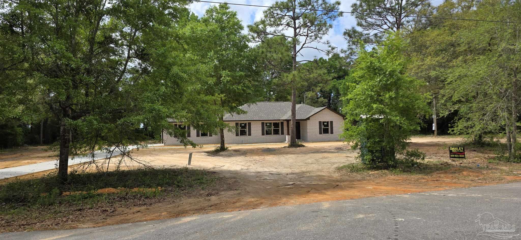 8837 Antietam Road Milton, FL 32583 - Photo 3 of 20