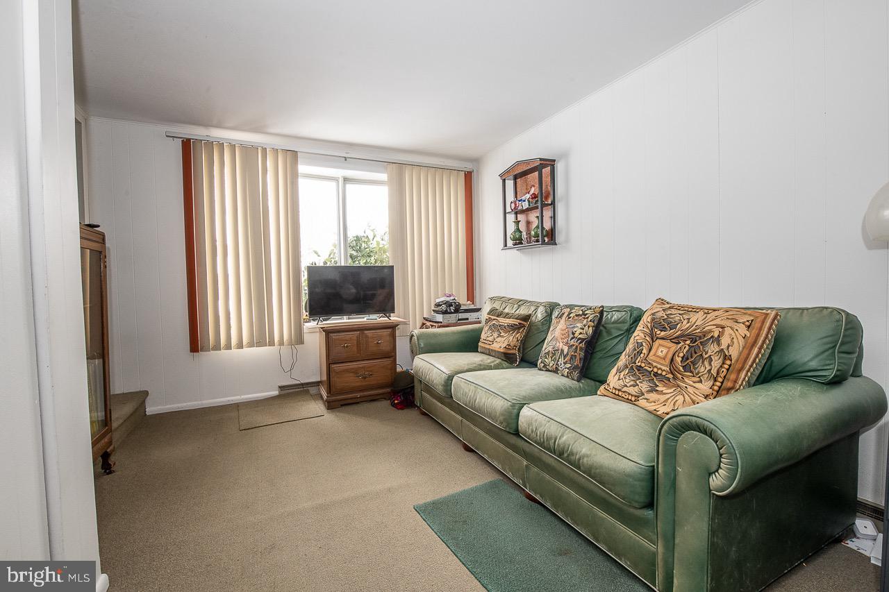 129 Crosshill Road Wynnewood, PA 19096 - Photo 13 of 29 Gallery Image 13