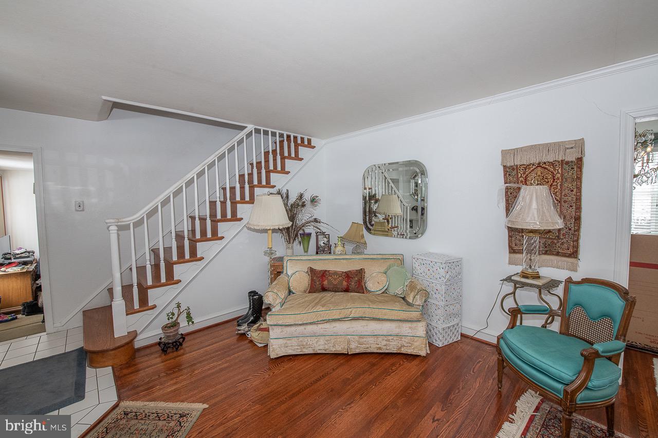 129 Crosshill Road Wynnewood, PA 19096 - Photo 3 of 29 Gallery Image 3
