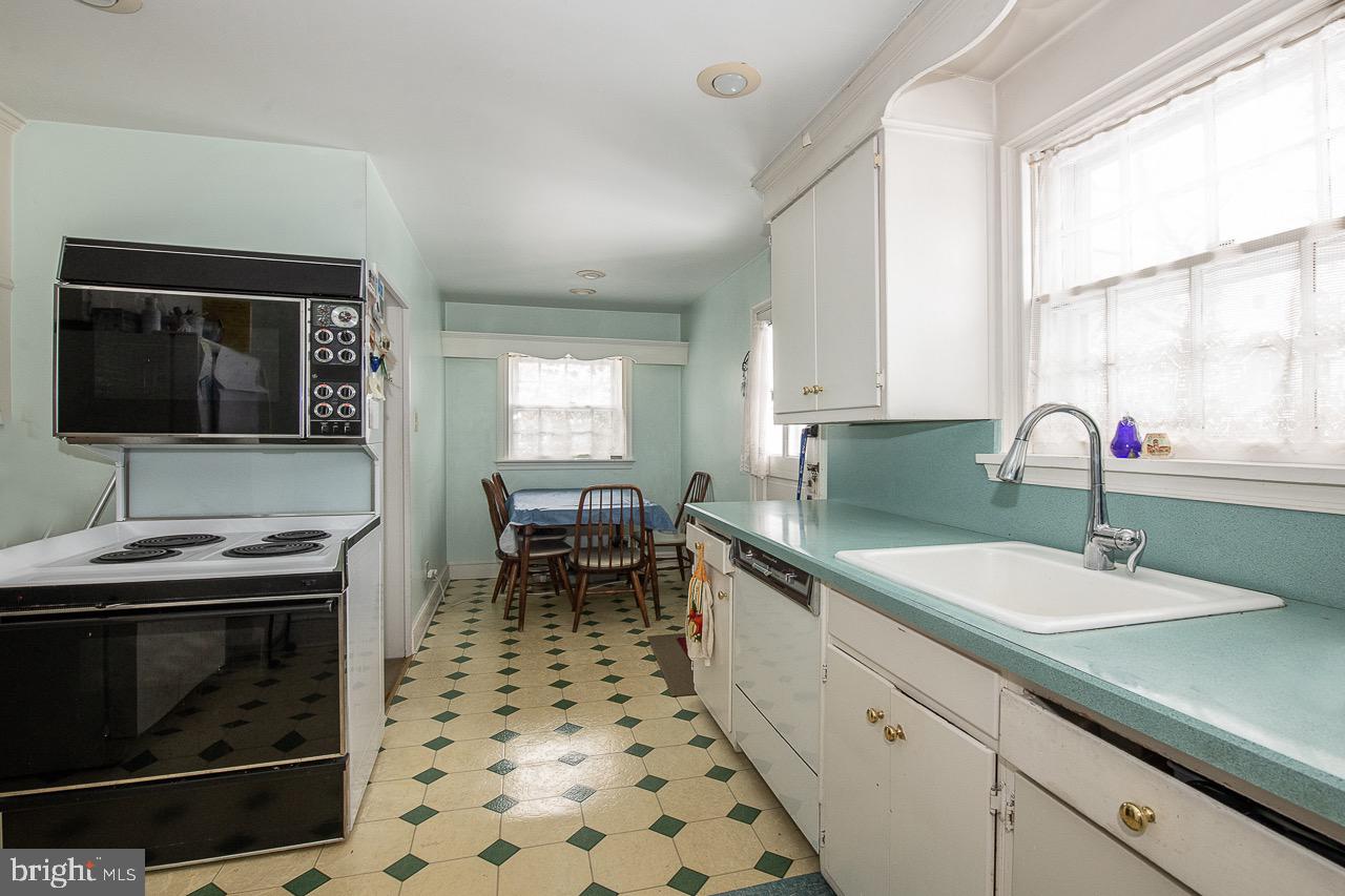 129 Crosshill Road Wynnewood, PA 19096 - Photo 8 of 29 Gallery Image 8