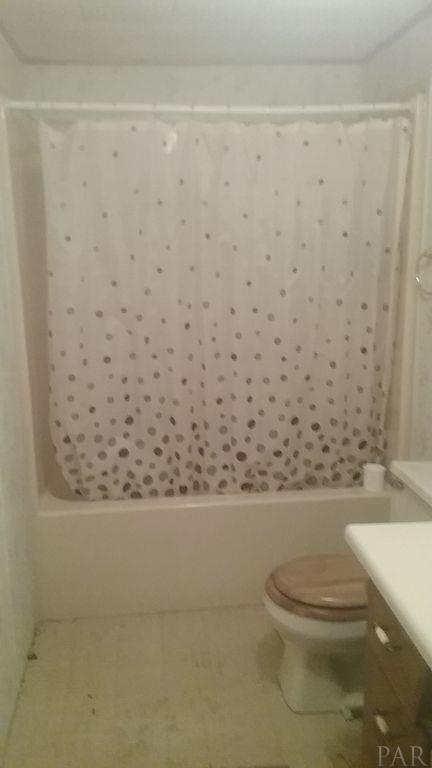 5013 East Lake Road Milton, FL 32583 - Photo 10 of 13 Gallery Image 10