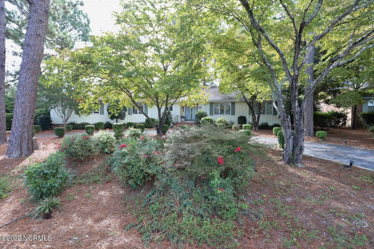 130 Thunderbird Lane Pinehurst, NC 28374 - Photo 4 of 52 16627384229838